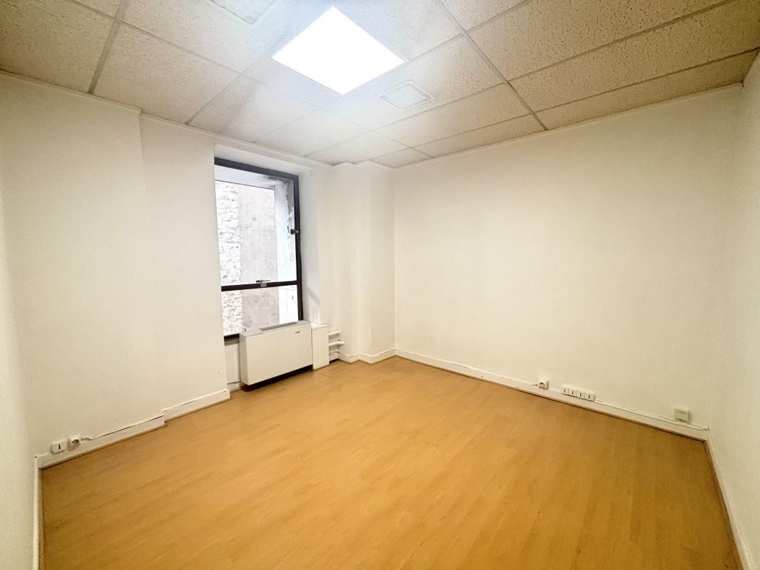 Location bureaux 12 m² divisibles à partir de 12 m²