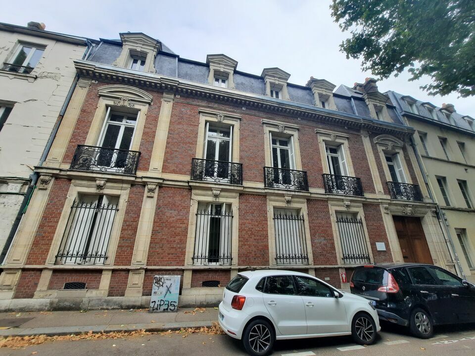 Location bureaux 704.13 m² divisibles à partir de 129 m²