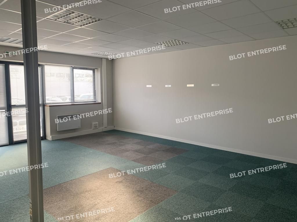 Location bureaux 93 m² non divisibles