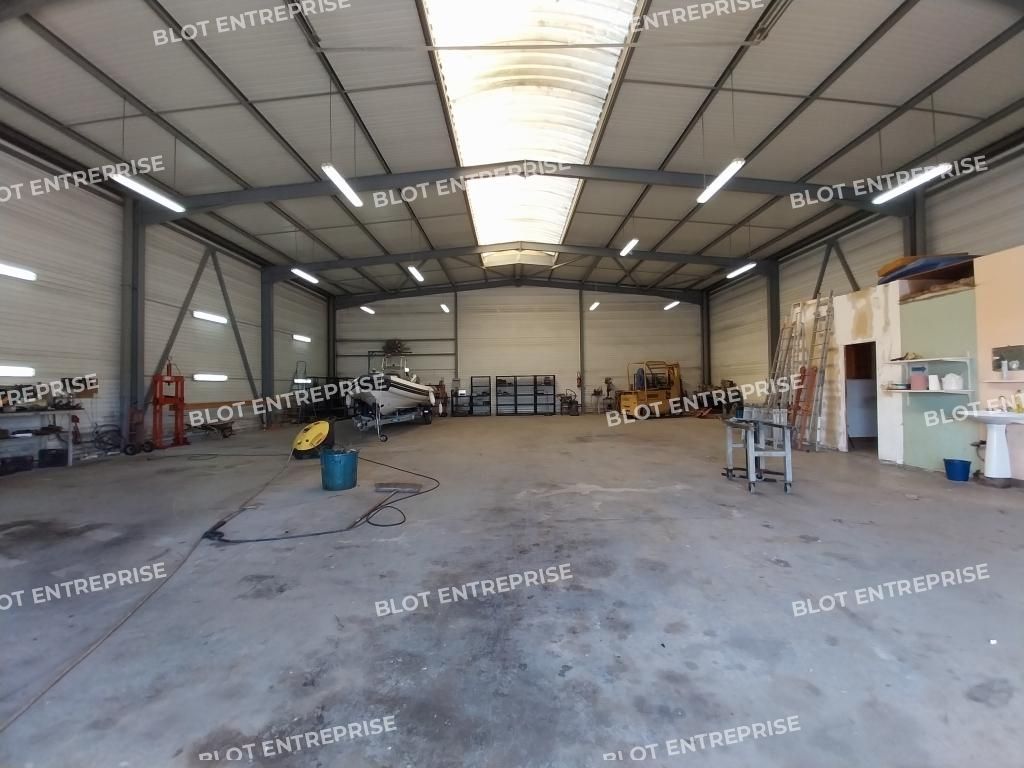 Vente entrepôts 350 m² non divisibles