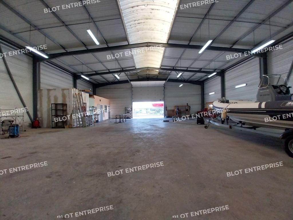Vente entrepôts 350 m² non divisibles