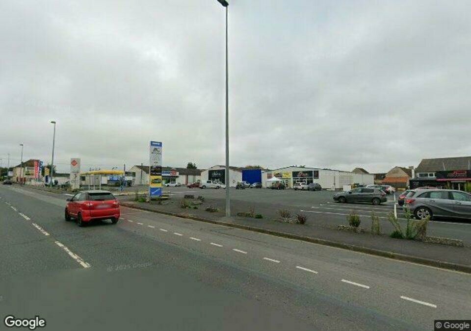 Location local commercial 320 m² non divisibles