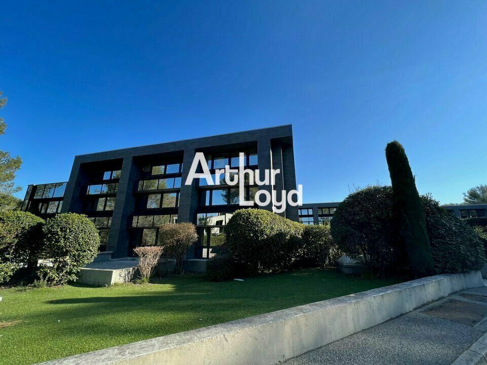 Bureaux rénovés à louer divisibles dès 73 m² - Sophia Antipolis
