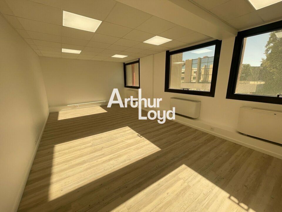 BUREAUX OPEN SPACE A LOUER  PROCHE CENTRE COMMERCIAL CAP 3000