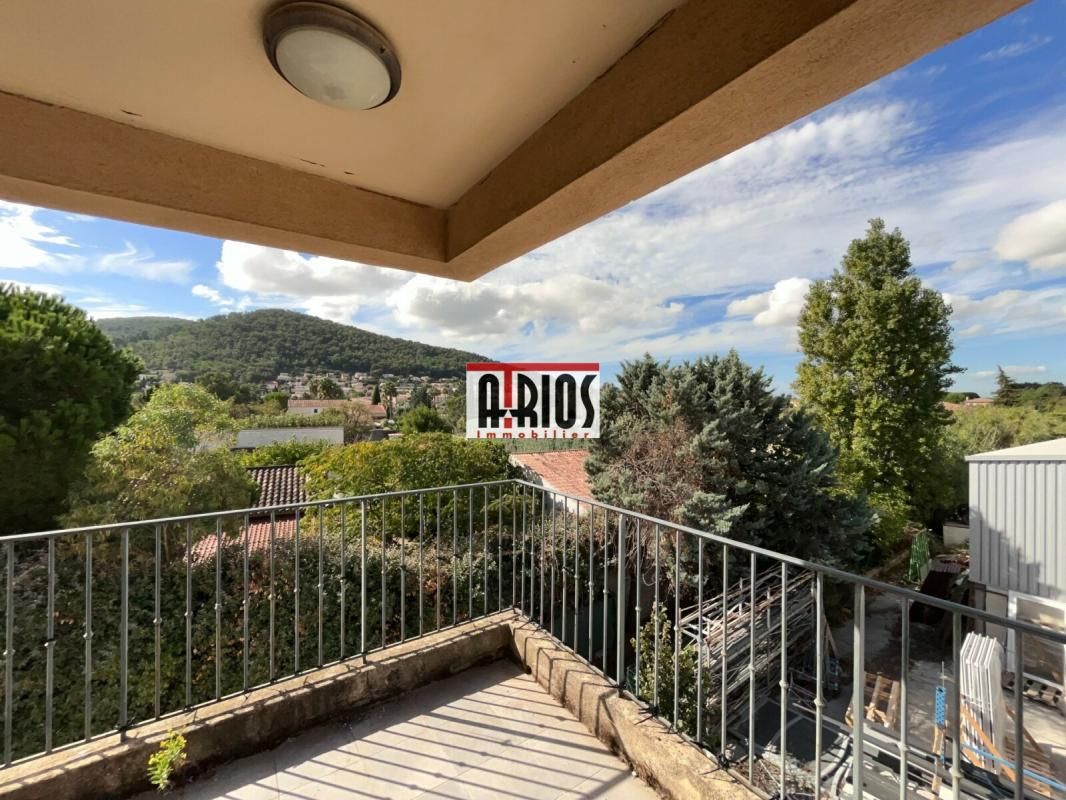 Location entrepôts 80 m² non divisibles