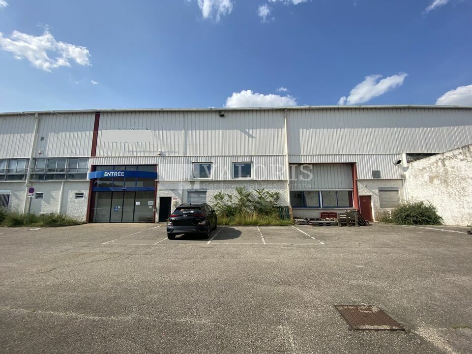 Location local d''activites 1217 m² non divisibles