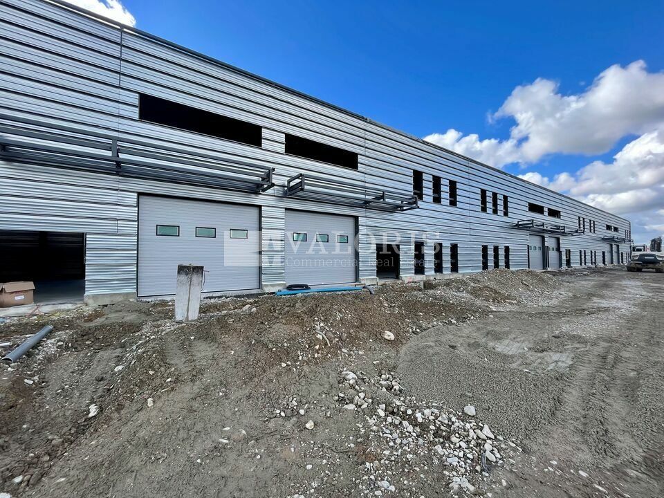 839 m² pour ce local d'activites en location à Bourgoin jallieu