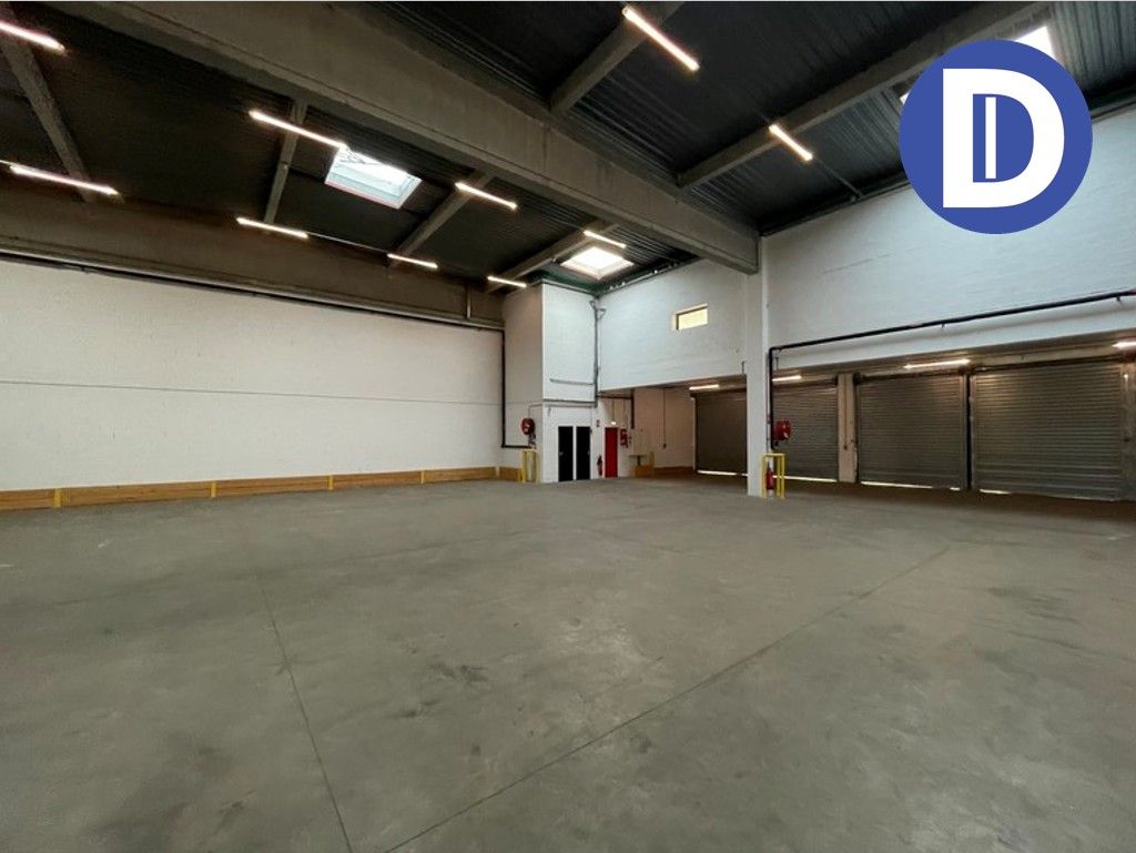 Location activites 751.00 m² non divisibles