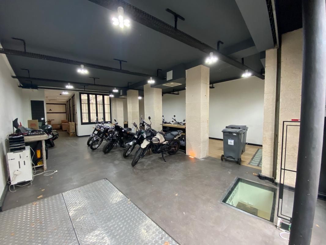 Location local commercial 320 m² non divisibles