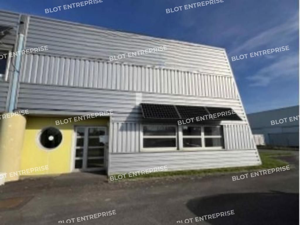 Location entrepôts 240 m² non divisibles