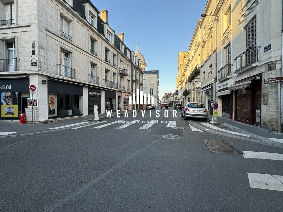 Location local commercial 105 m² non divisibles