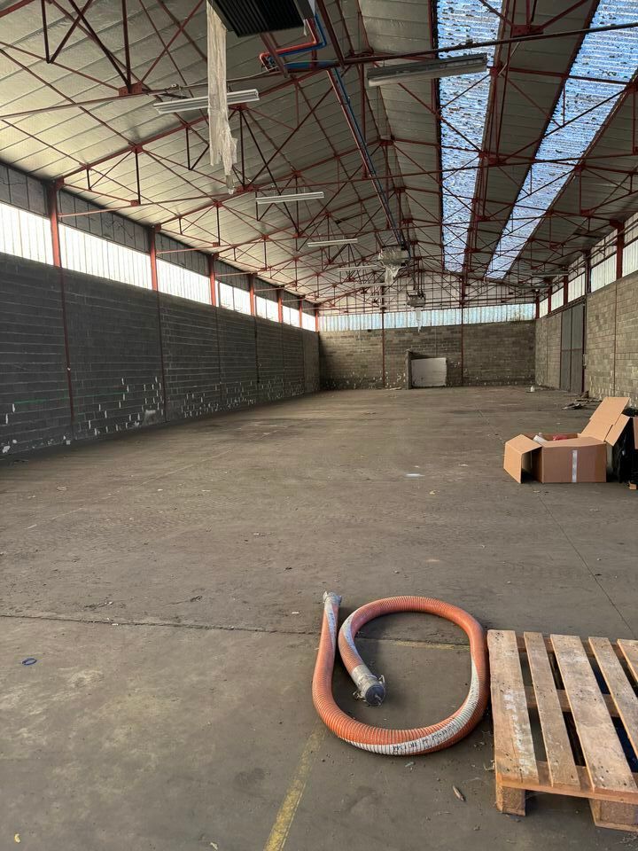 SAINT-PIERRE-DES-CORPS BÂTIMENT D'ACTIVITE A LOUER 1 500 M² - STOCKAGE ENTREPOSAGE