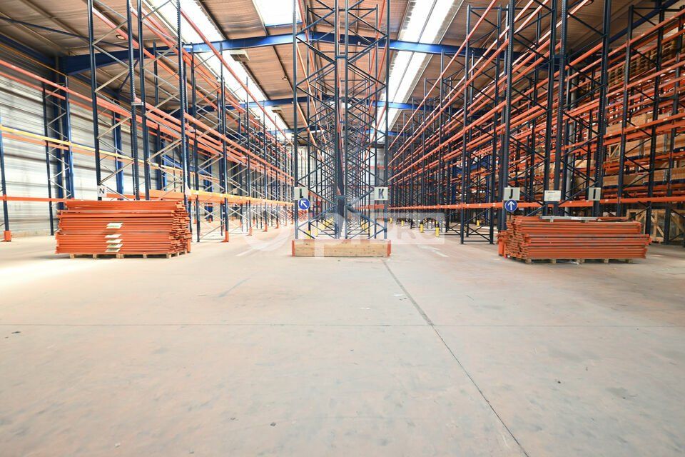 Location local d''activites 1200 m² non divisibles