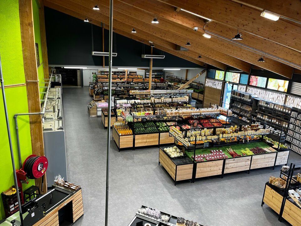 Location local commercial 586.3 m² non divisibles