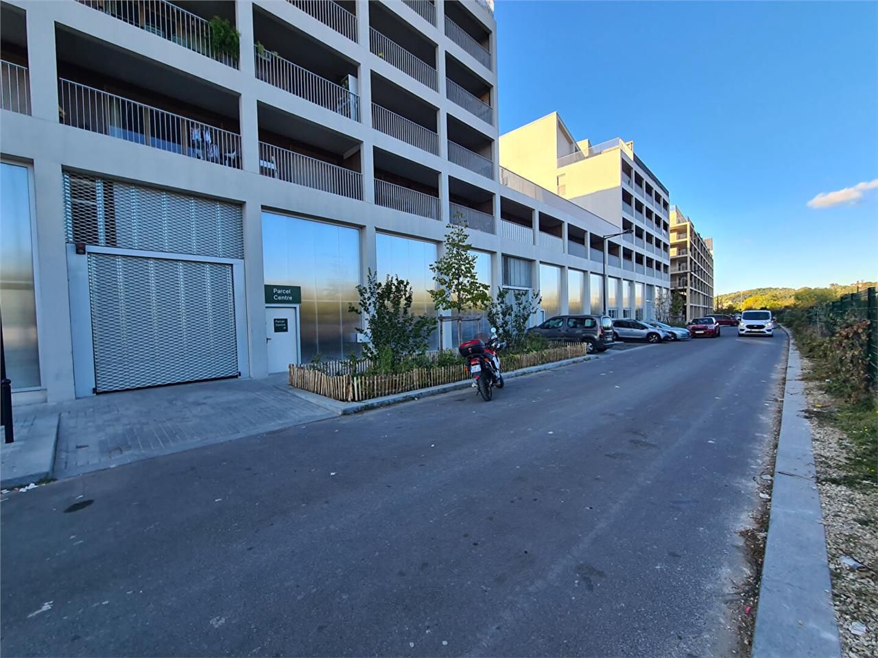 Location local 173.00 m² à BORDEAUX