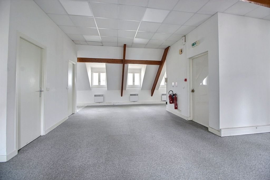 Location bureaux 67 m² non divisibles