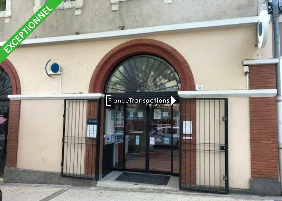A LOUER LOCAL COMMERCIAL 365 m² CAHORS ANGLE DE RUE