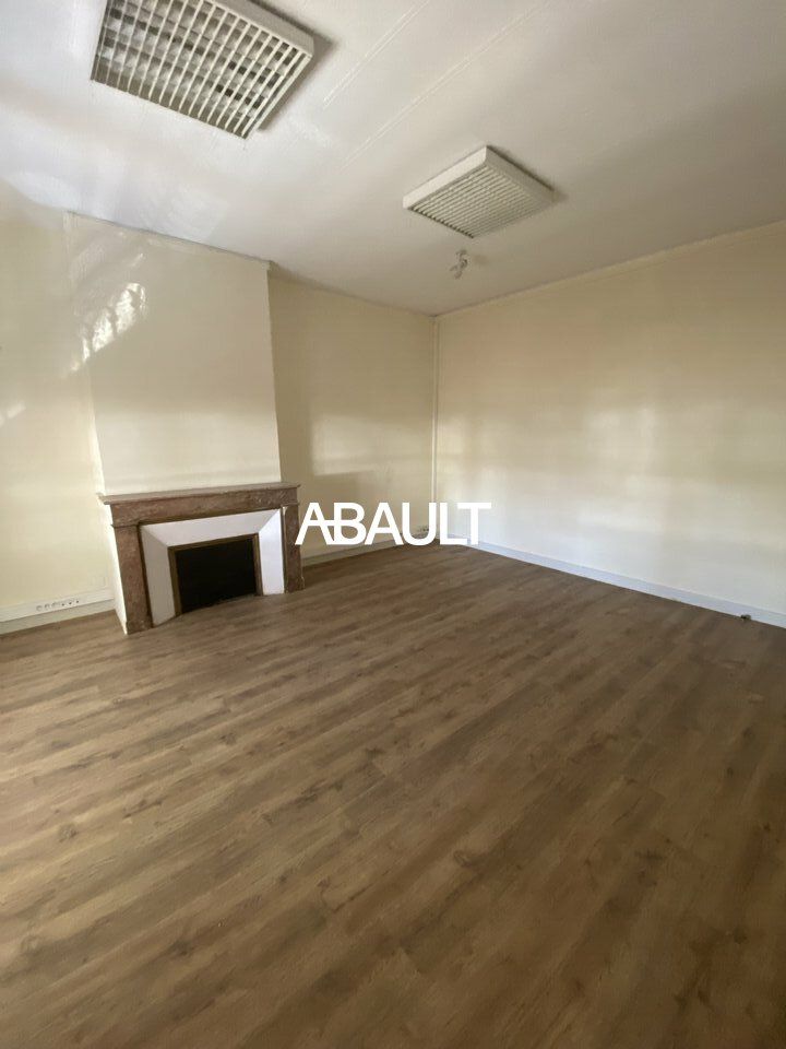 A LOUER BUREAUX DE 140 M² ENVIRON BORDEAUX PLACE DES QUINCONCES 