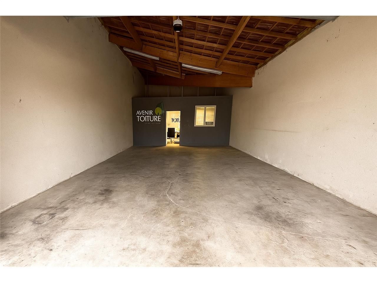 Location local 87 m² à Saint-Brice-Courcelles