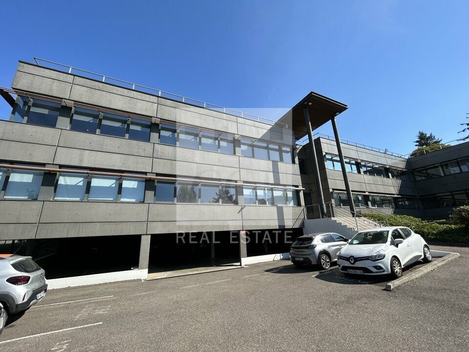 Location bureaux 444.44 m² divisibles à partir de 133 m²