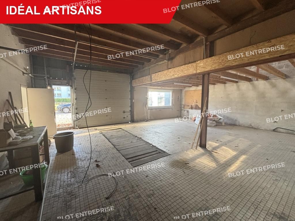 Location entrepôts 308 m² non divisibles