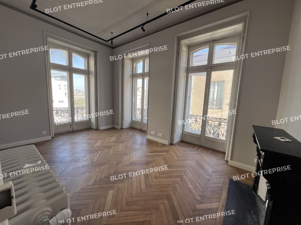 Vente bureaux 412 m² non divisibles