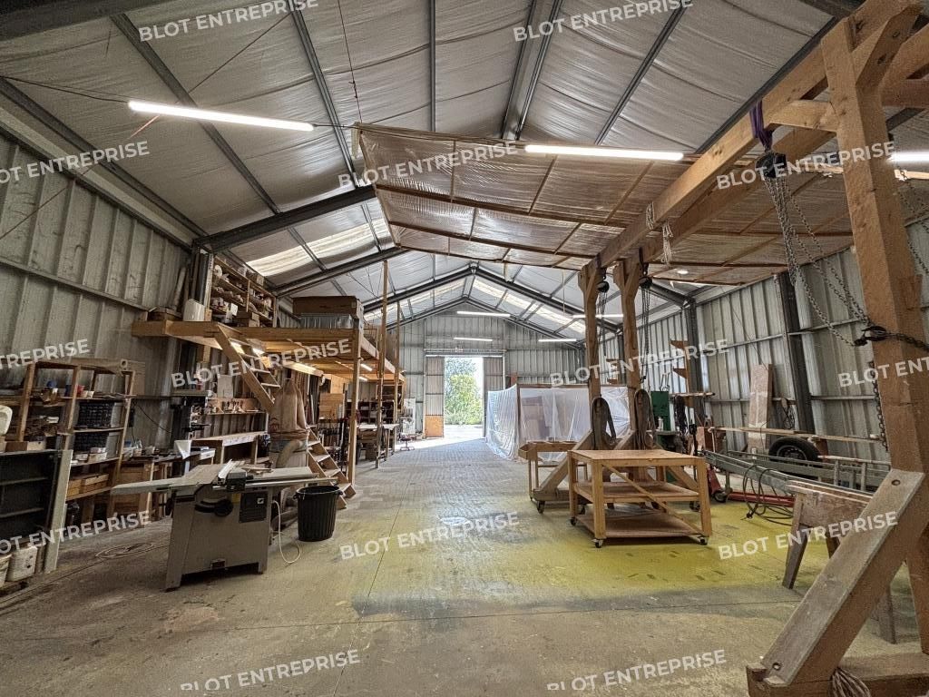 Vente entrepôts 240 m² non divisibles