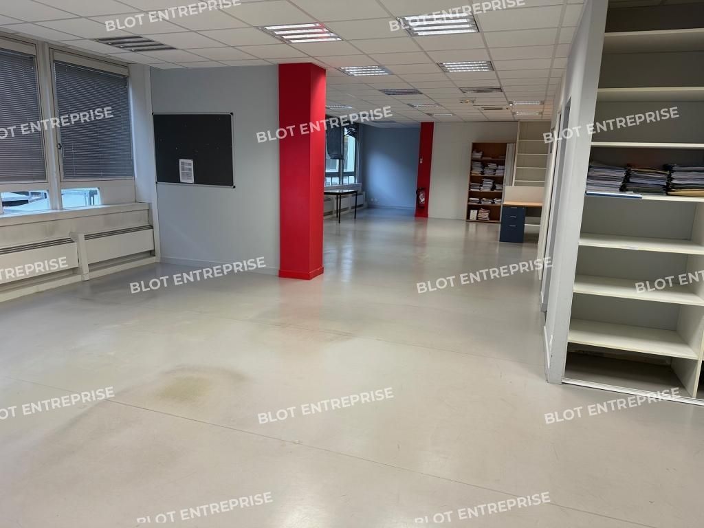 Location bureaux 200 m² non divisibles