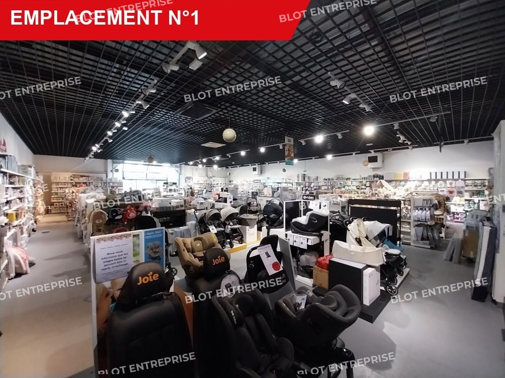 Location local commercial 591 m² non divisibles