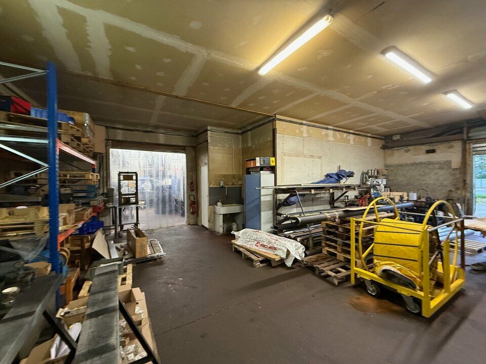 Location local d''activites 385 m² non divisibles