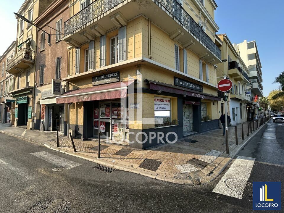 Location local commercial 98 m² non divisibles