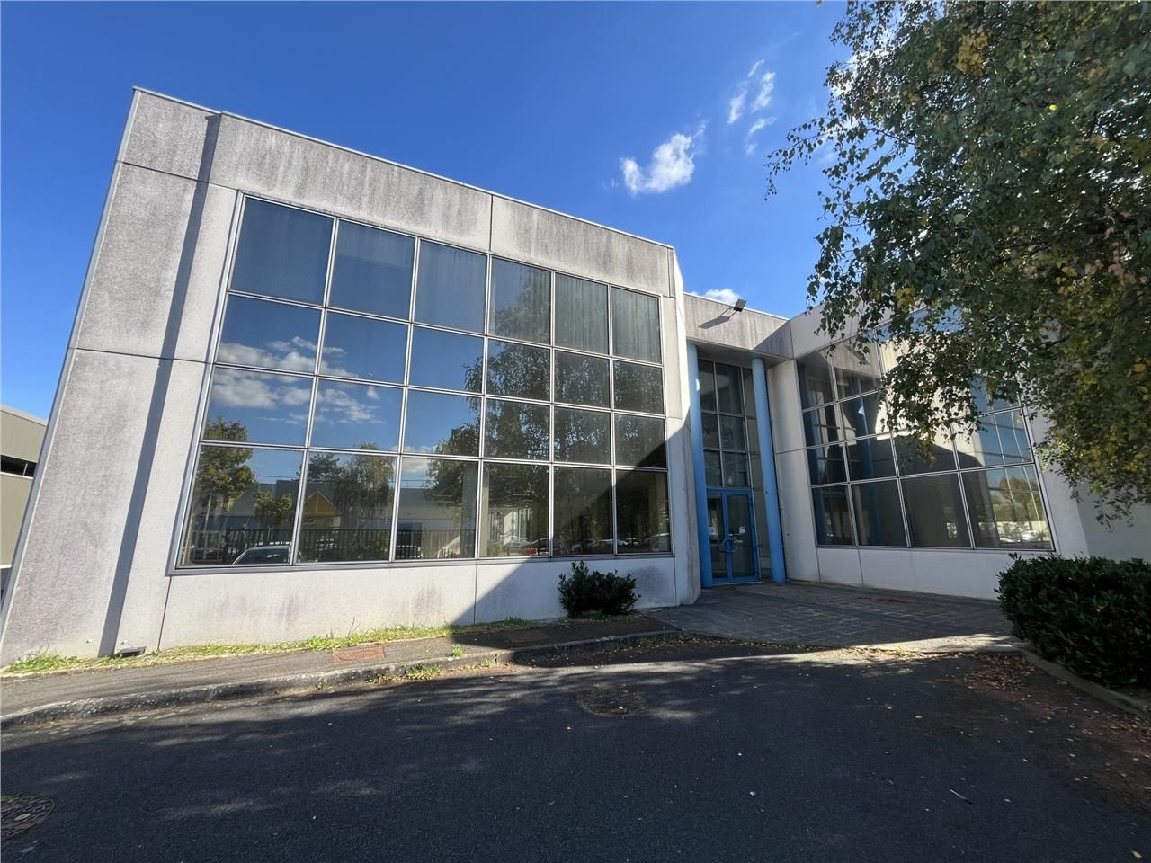 Location bureaux 1056 m² à Les Ulis