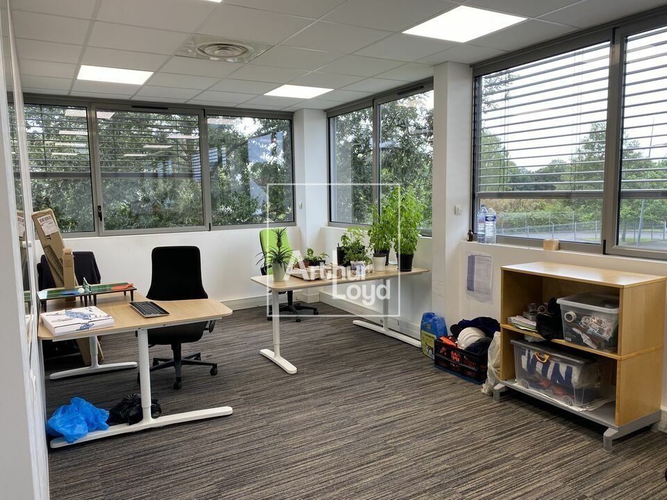BUREAUX CLIMATISES A LOUER - GRIGNY