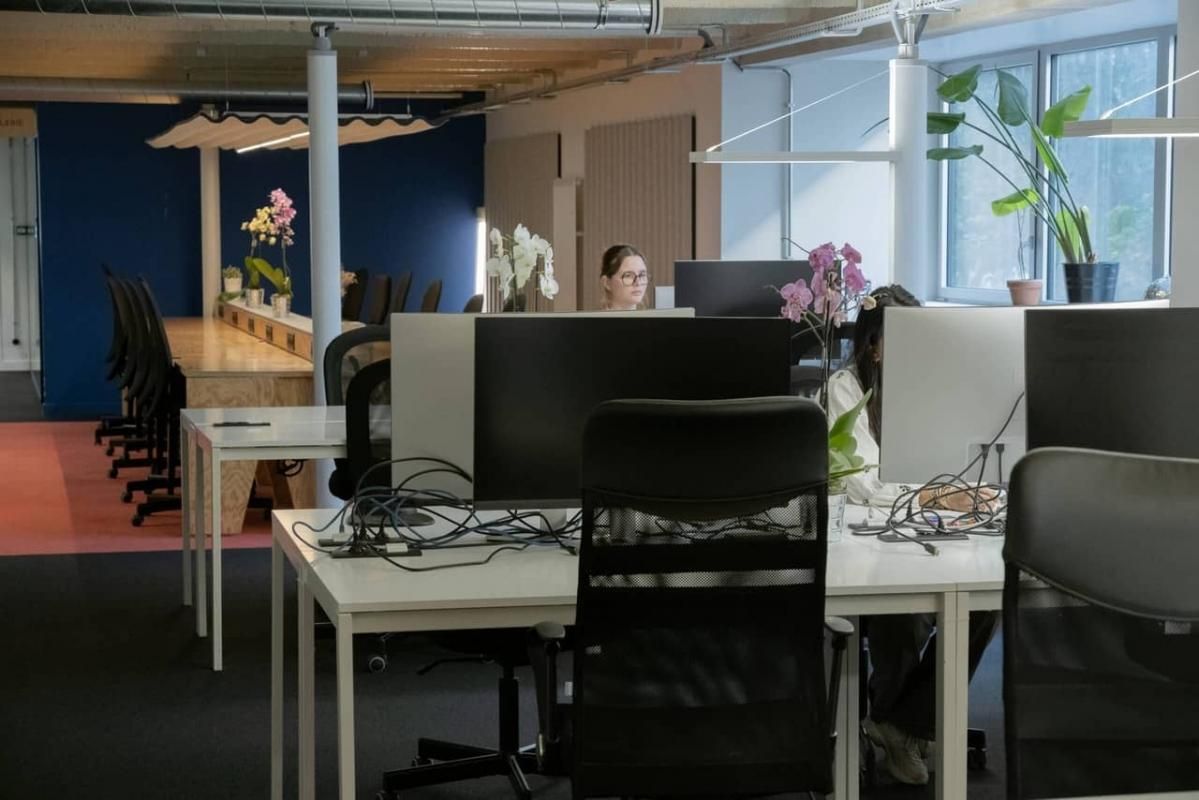 Location centre d'affaires 120 m² non divisibles