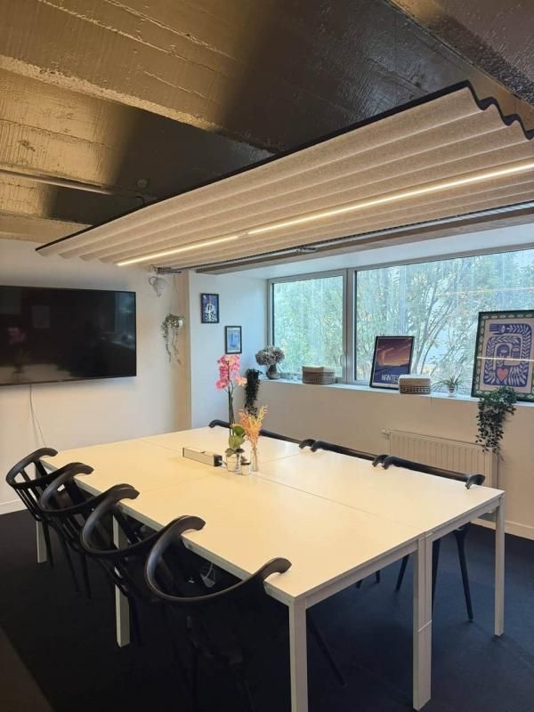 Location centre d'affaires 120 m² non divisibles