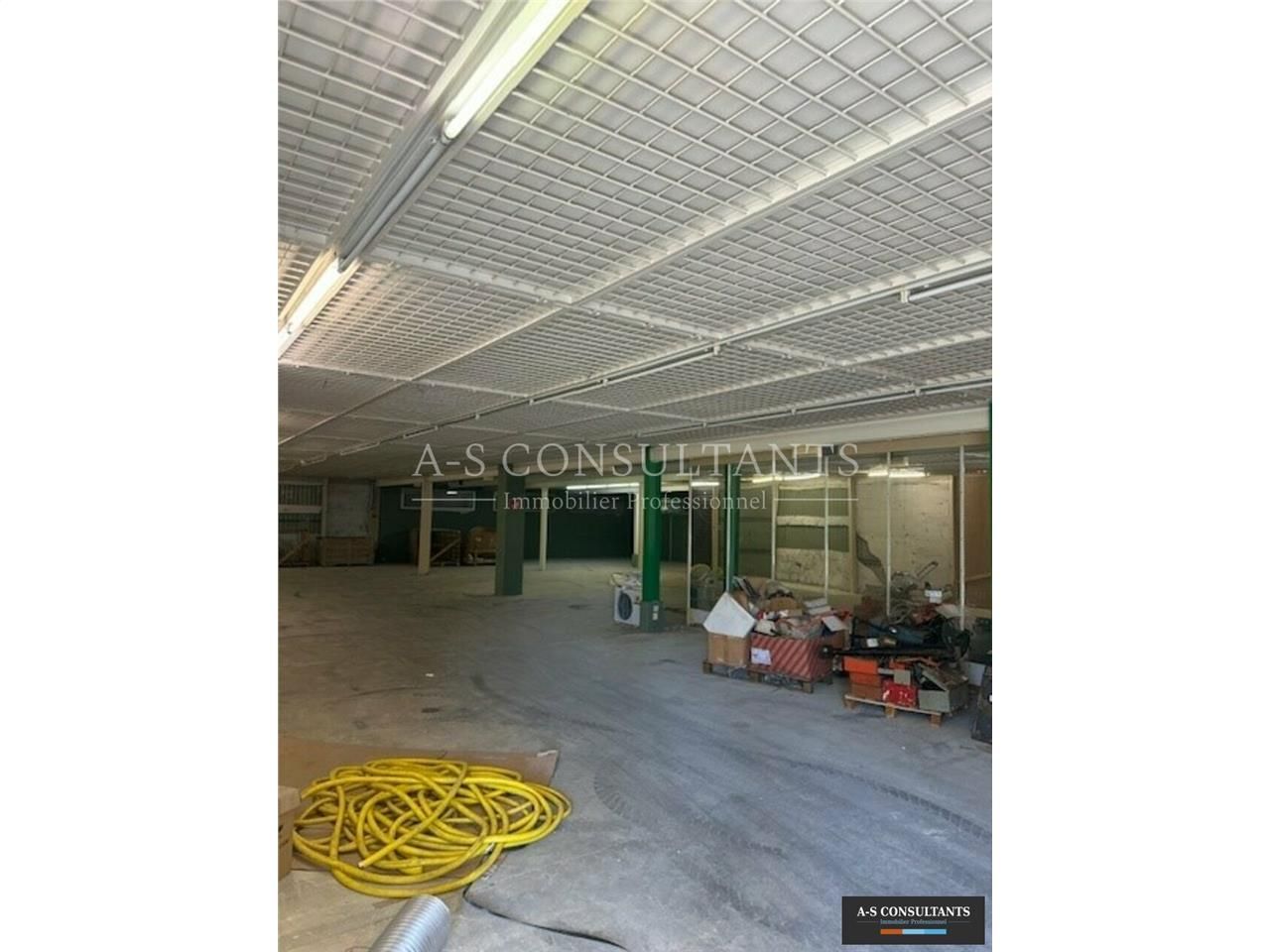 Location entrepot 1000 m² non divisibles