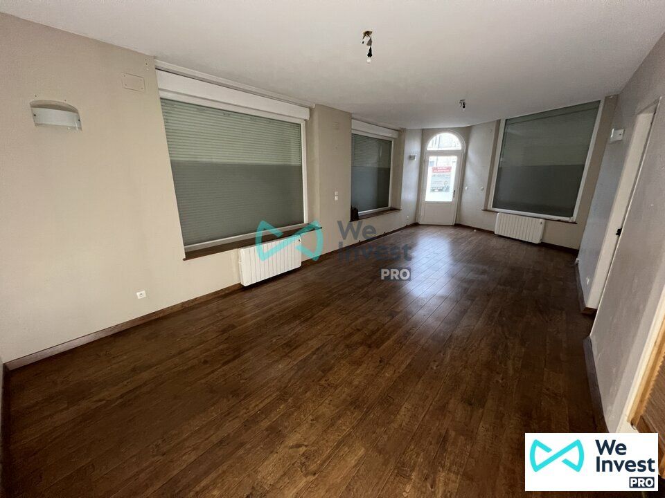 Local professionnel de 38 m² – Emplacement d'angle avec forte visibilité (secteur Saint-Marceau / Pommery)