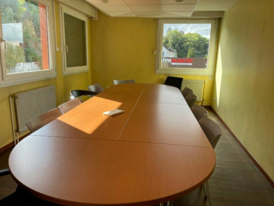 Locaux d'activités avec bureaux à louer de 1 000 m² à Montbéliard (25)