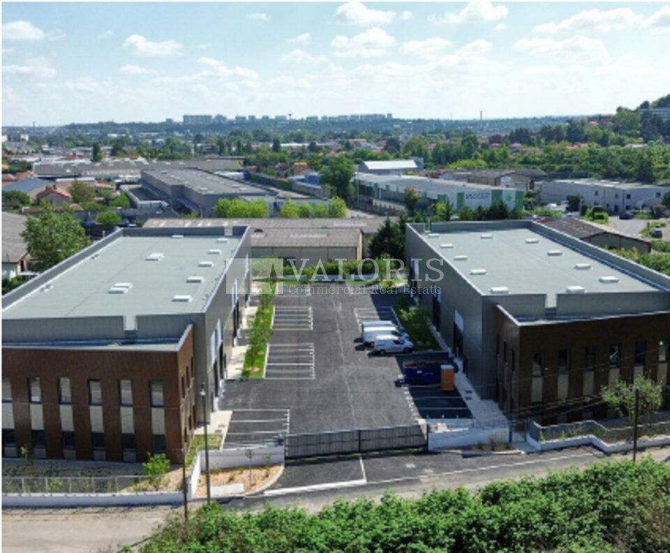 Vente local d''activites 948 m² divisibles à partir de 230 m²