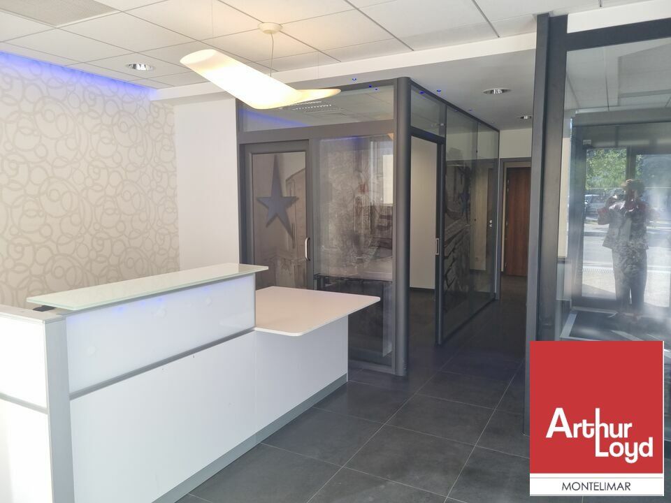 Location local commercial 100 m² non divisibles
