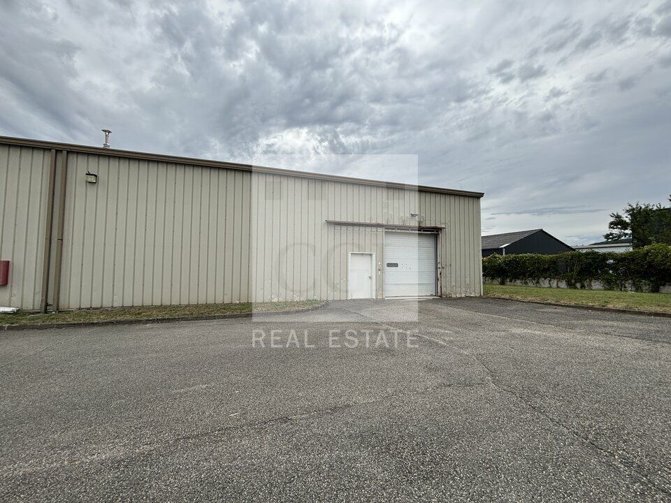 Location local d''activites 260 m² non divisibles