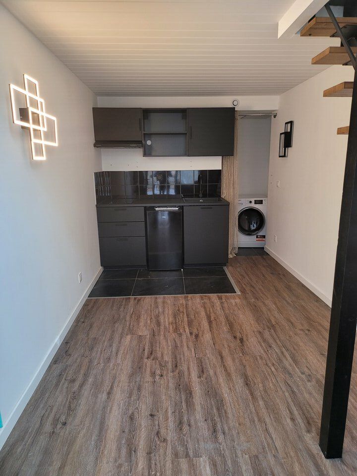 À VENDRE – LOCAL COMMERCIAL AVEC MEZZANINE ET CAVE – VILLEURBANNE