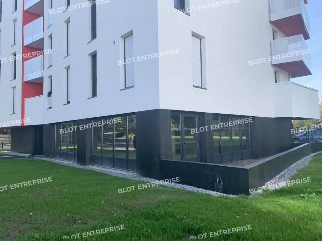 Location local commercial 95 m² non divisibles