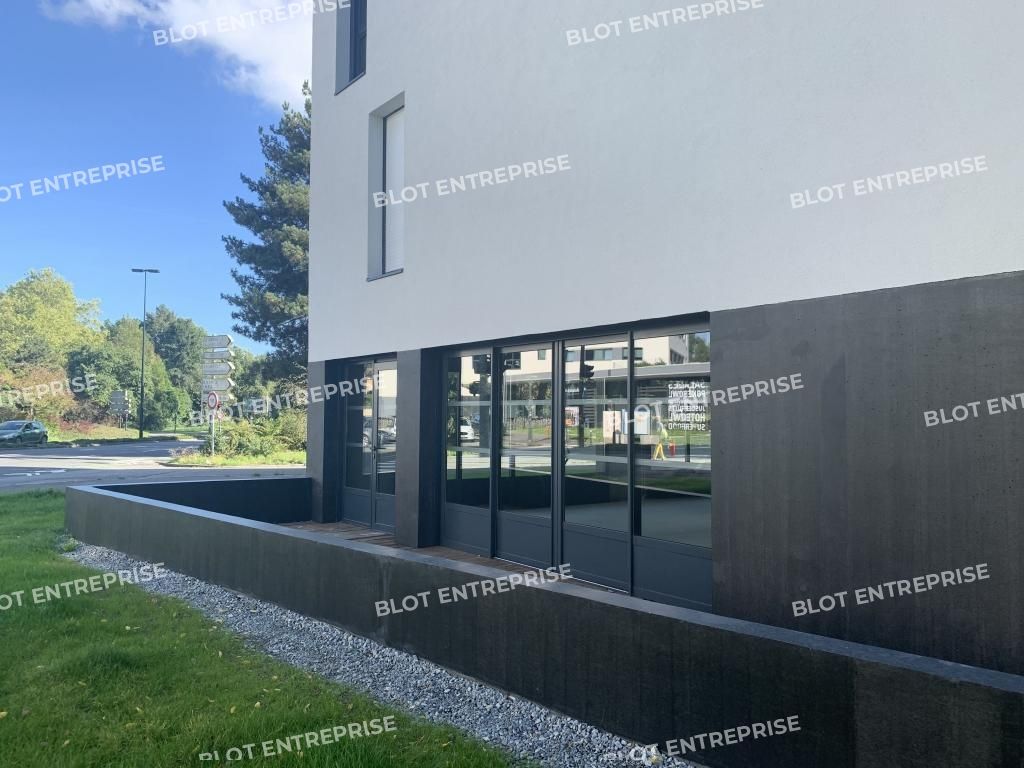 Location local commercial 95 m² non divisibles