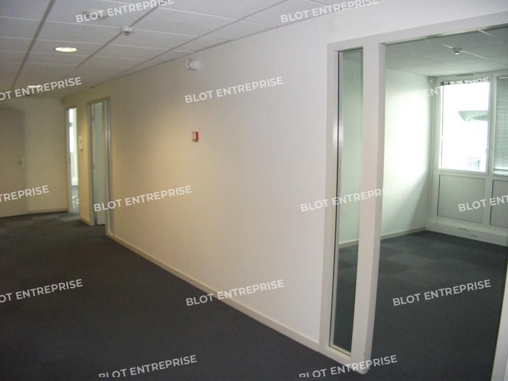 Vente bureaux 235 m² non divisibles