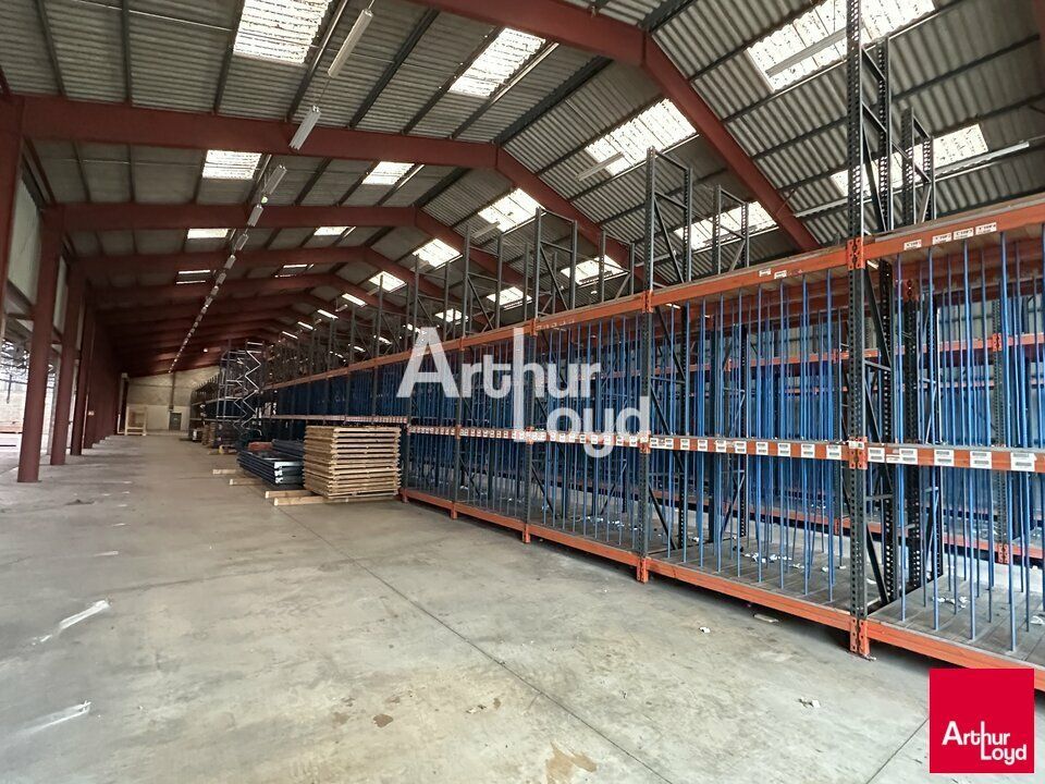 BRUZ - LOCAL D'ACTIVITE RENOVE A VENDRE - 1 500 M²