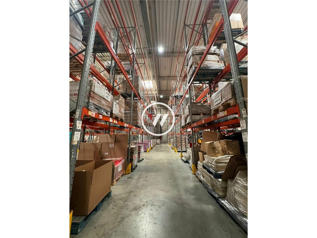 Location local d''activites 2500 m² non divisibles