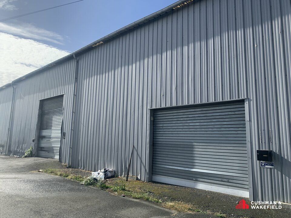 900 m² d'entrepôt et de bureaux à louer à Bègles