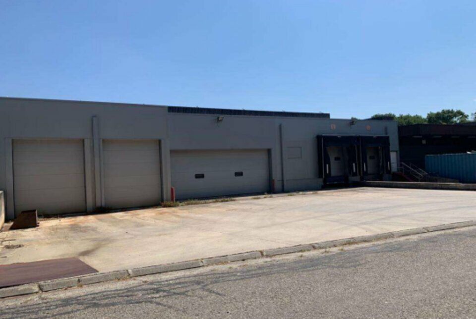 Location local d''activites 378 m² non divisibles