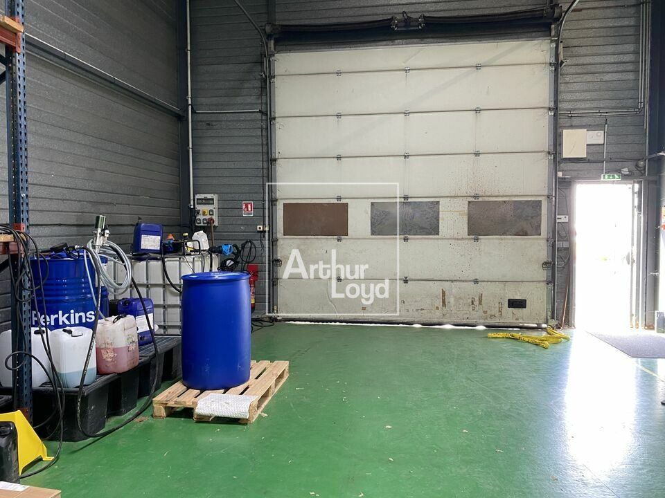 Location entrepot 403 m² non divisibles